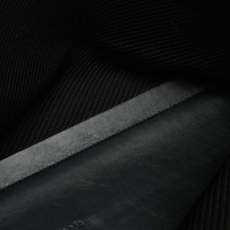 مملوكة مسبقًا Alaia Black Knitted Fabric Logo Tote