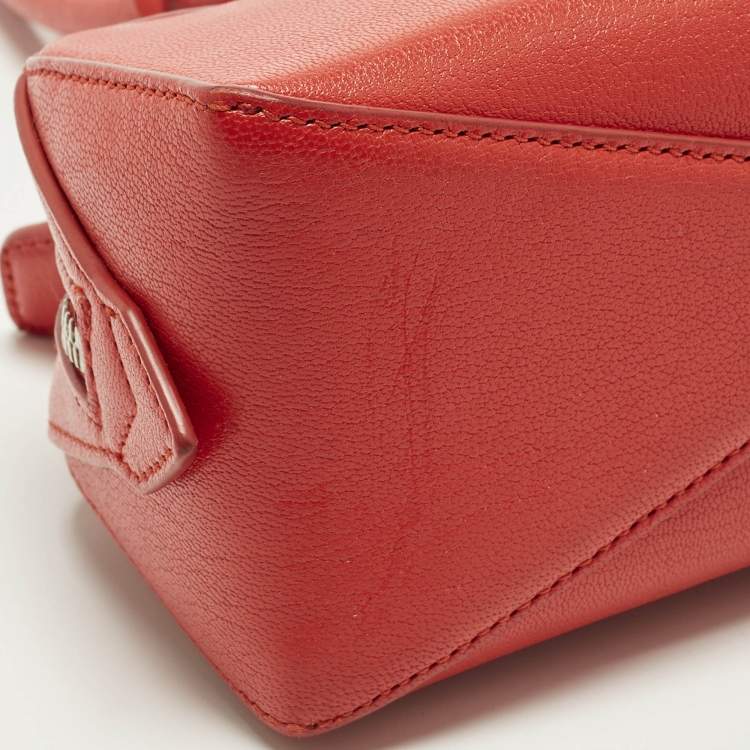 Pre Owned Alaia Red Le Teckel Small Leather Shoulder Bag