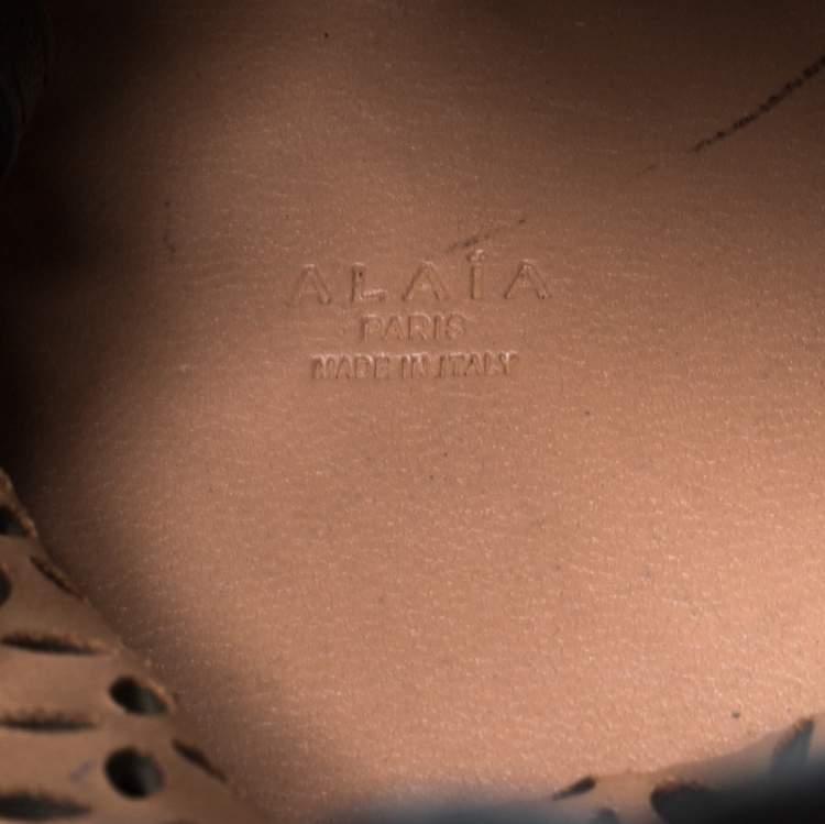 Pre Owned  Alaia Black Leather Rose Marie Bucket Bag