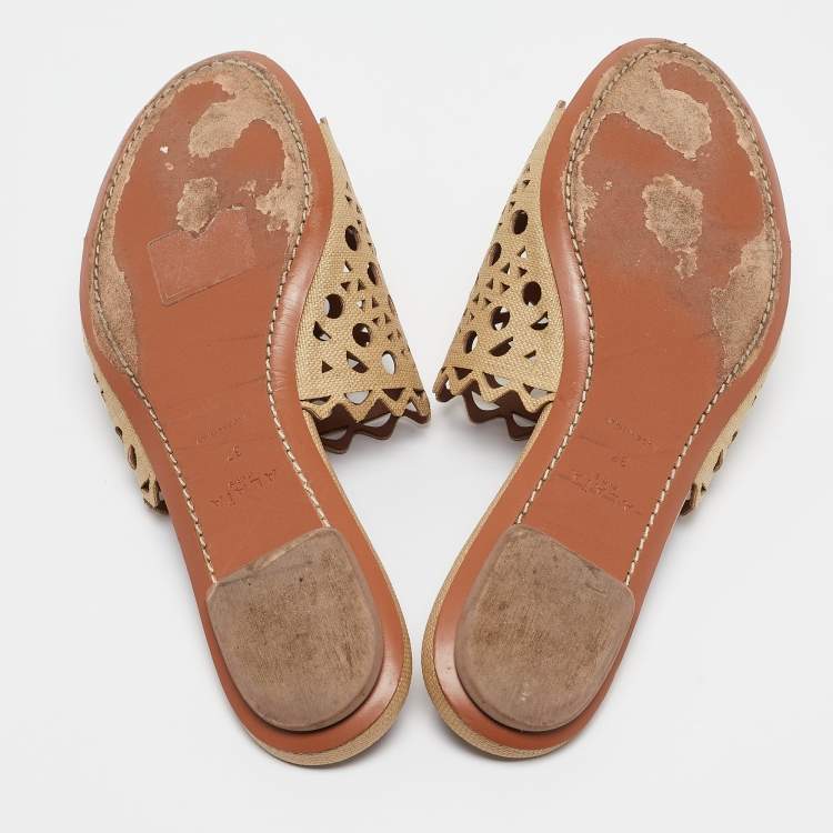 Pre Owned Alaia Beige Cutout Leather Flat Sandals Size 37