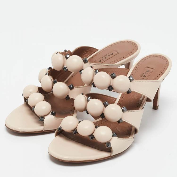 مملوكة مسبقًا Alaia Light Beige Leather Studded Bombe Slide Sandals Size 37