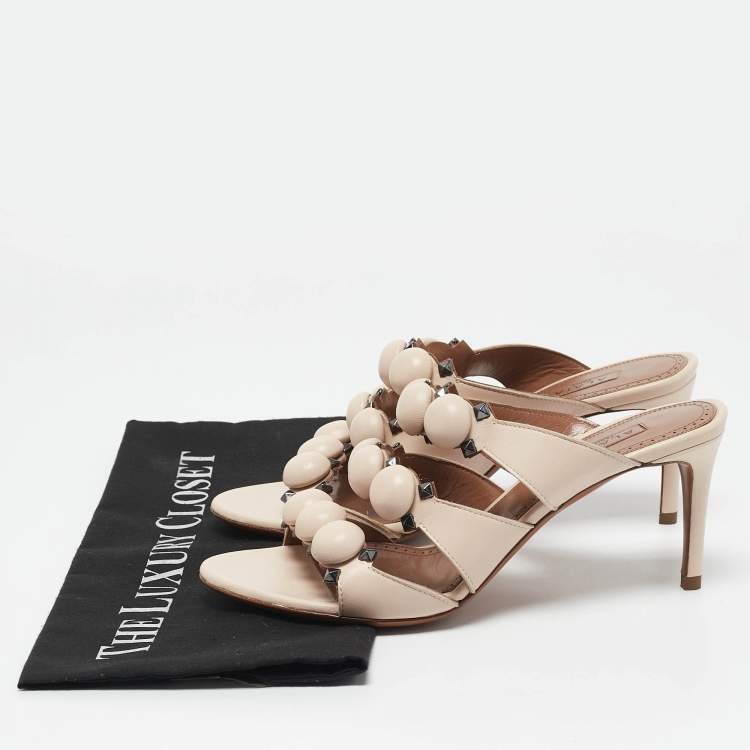 مملوكة مسبقًا Alaia Light Beige Leather Studded Bombe Slide Sandals Size 37