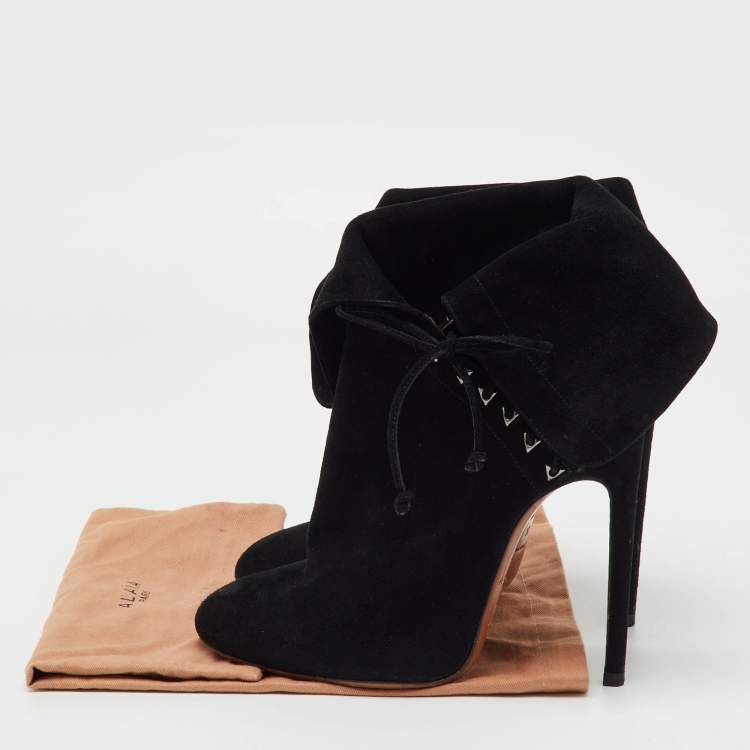 مملوكة مسبقًا Alaia Black Suede Ankle Cuff Side Lace Up Boots Size 37