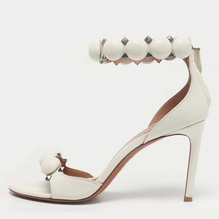 Pre Owned Alaia Bombe Size 38 Cream Patent Leather Ankle Strap Sandals