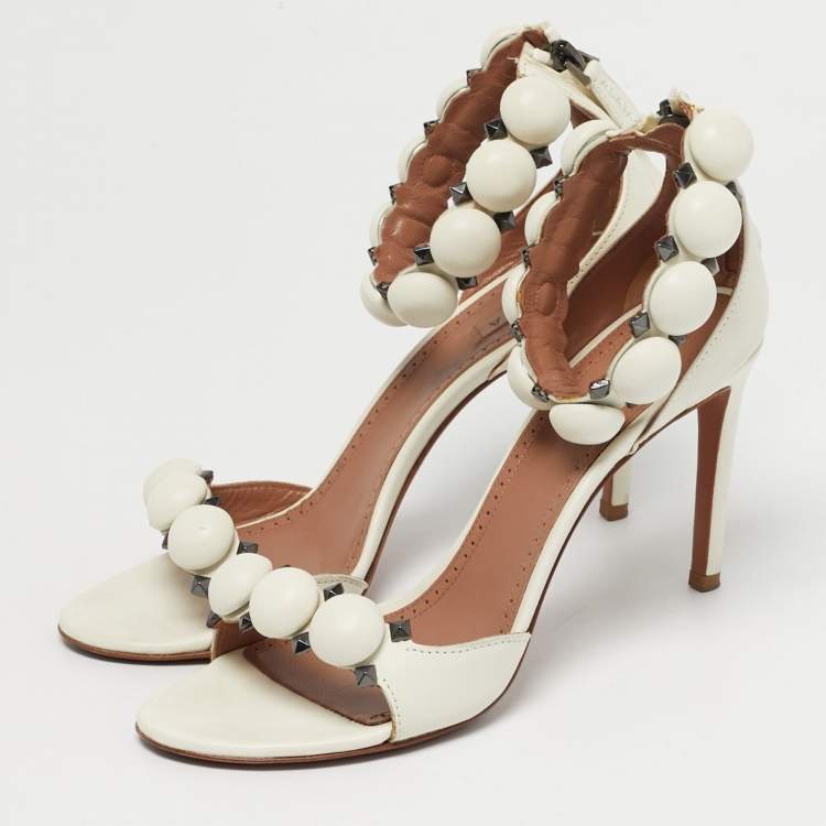 Pre Owned Alaia Bombe Size 38 Cream Patent Leather Ankle Strap Sandals