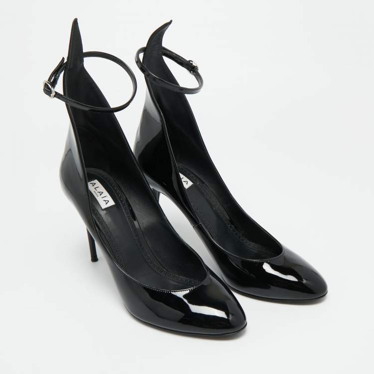 مملوكة مسبقًا Alaia Size 39 Black Patent Leather Ankle Strap  Pumps
