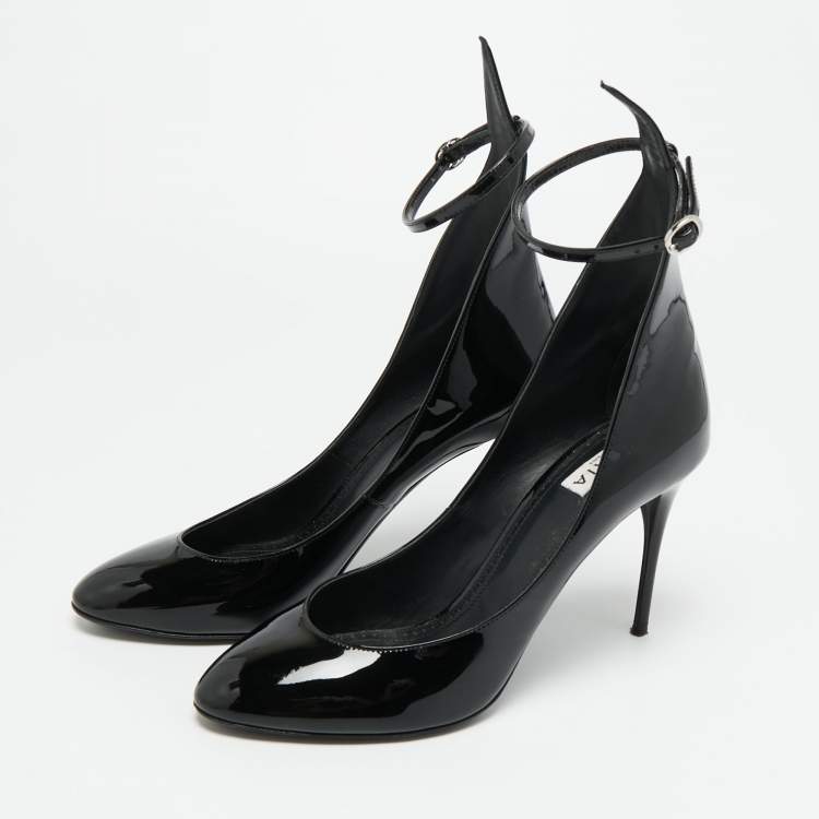 مملوكة مسبقًا Alaia Size 39 Black Patent Leather Ankle Strap  Pumps