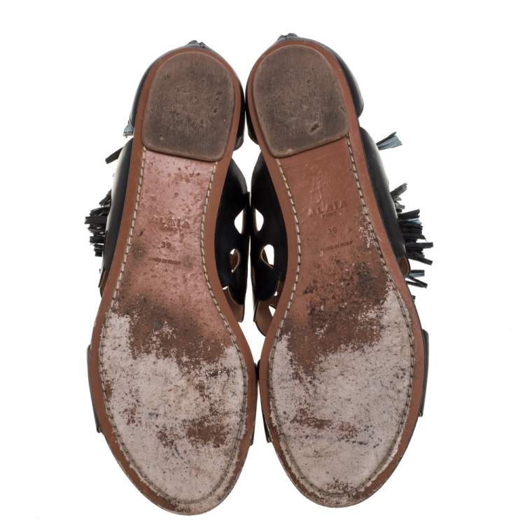 مملوكة مسبقًا Alaia Black Leather and Straw Cut Out Fringes Flat Sandals Size 39
