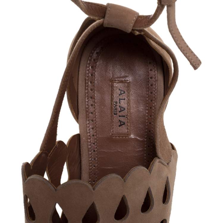 Pre Owned Alaia Beige Laser Cut Suede Open Toe Flat Sandals Size 38.5