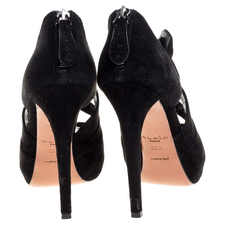 مملوكة مسبقًا Alaia Black Suede Cut Out Ankle Boots Size 38.5