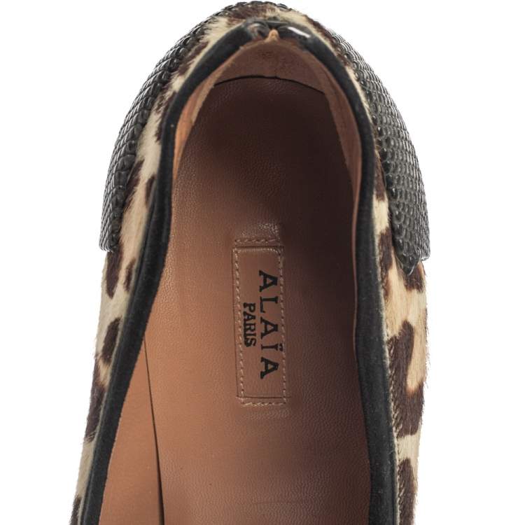 مملوكة مسبقًا Alaia Paris White Leopard Print Pony Hair Pumps Size 37
