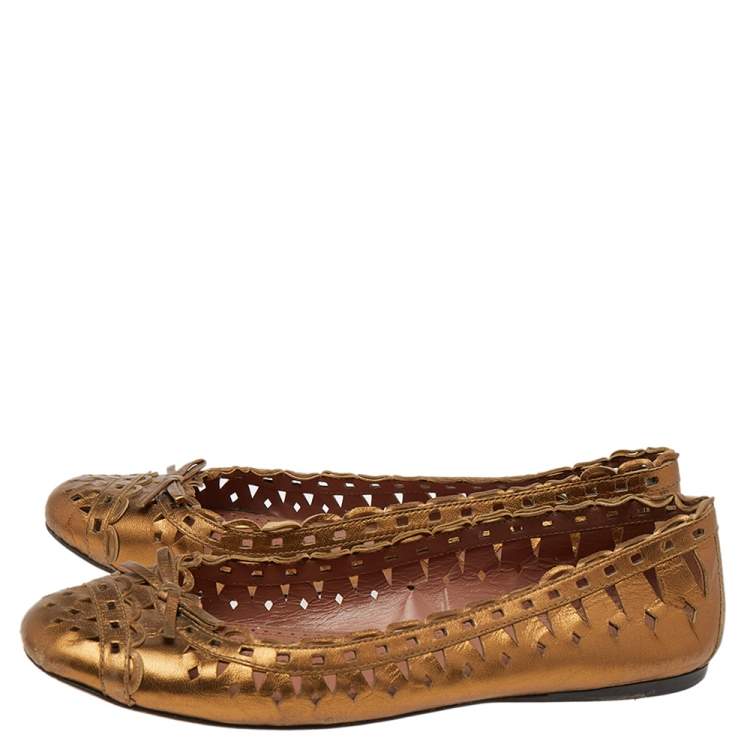 مملوكة مسبقًا Alaia Gold Leather Ballet Flats Size 38