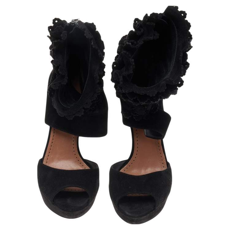 مملوكة مسبقًا Alaia Black Suede Ruffle Ankle Cuff Platform Sandals Size 40