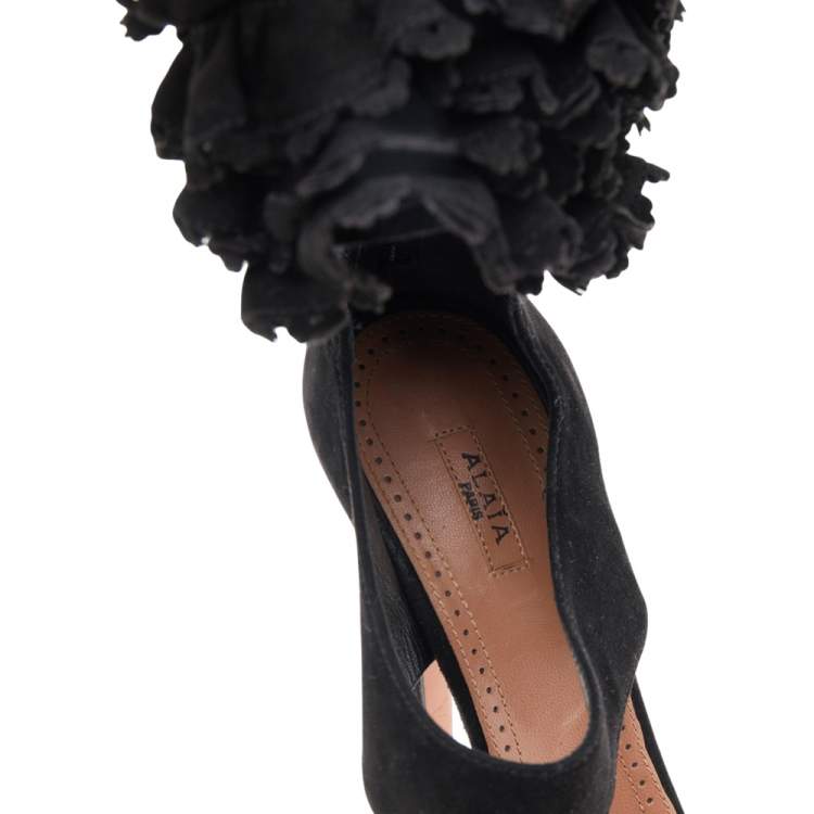 مملوكة مسبقًا Alaia Black Suede Ruffle Ankle Cuff Platform Sandals Size 40