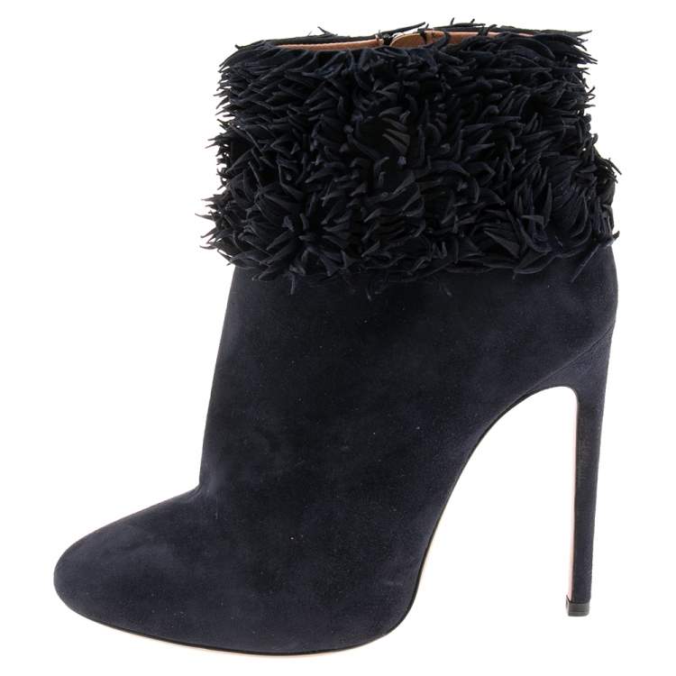 مملوكة مسبقًا Alaia Navy Blue Suede Ruffled Ankle Boots Size 39.5