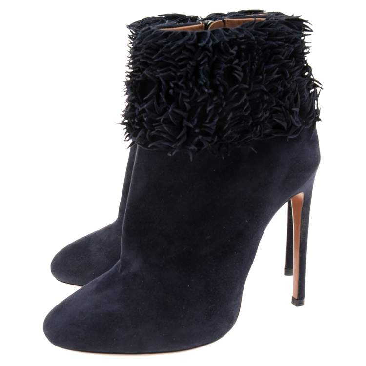 مملوكة مسبقًا Alaia Navy Blue Suede Ruffled Ankle Boots Size 39.5