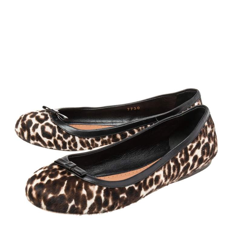 Pre Owned Alaia Beige/Black Pony Hair And Leather Ballet Flats Size 36.5