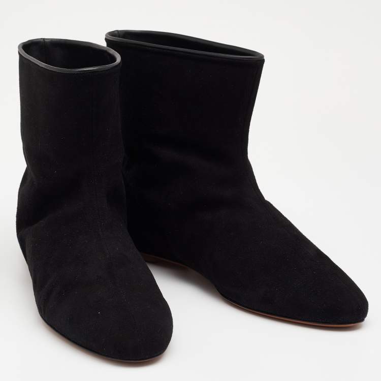 مملوكة مسبقًا Alaia Black Suede Ankle Length Boots Size 39