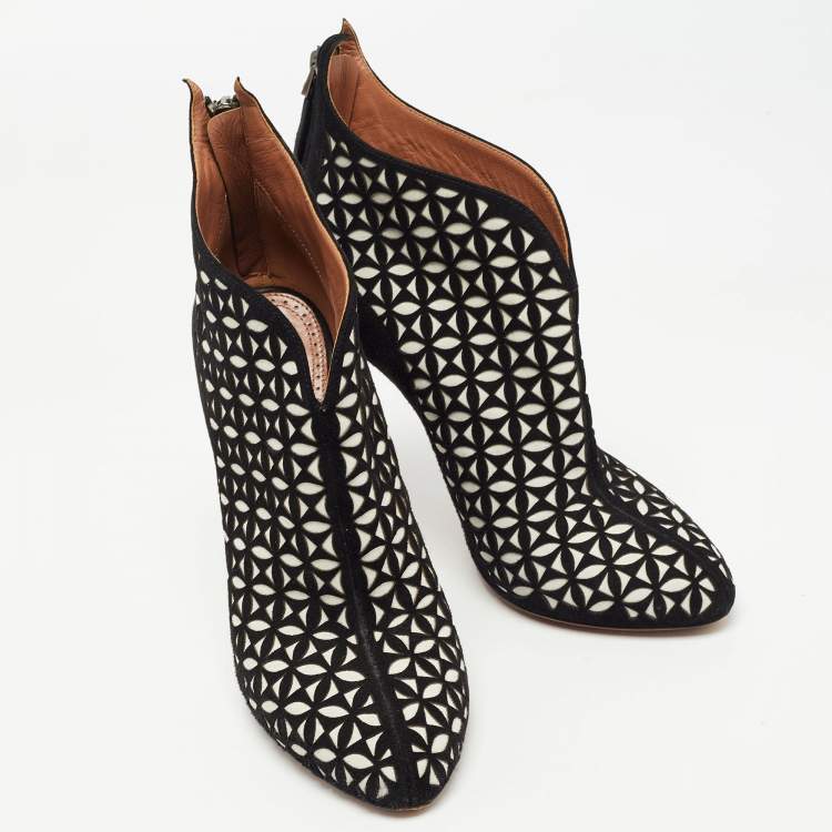 Pre Owned Alaia Black/White Suede Floral Cut Out Ankle Boots Size 37.5