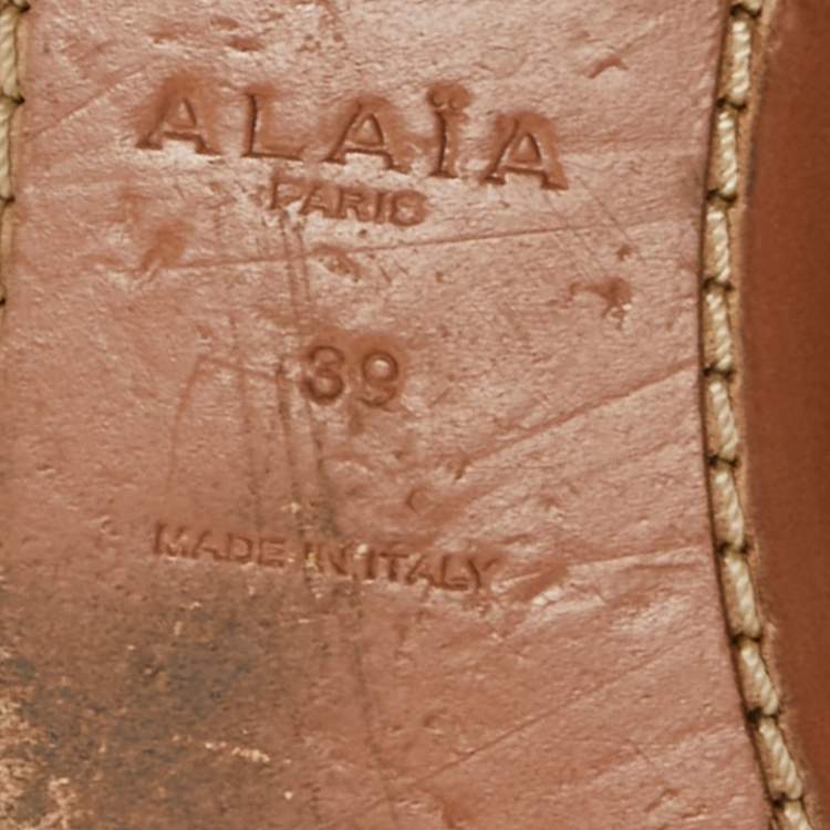 Pre Owned Alaia Black Suede Scallop Flat Sandals Size 39