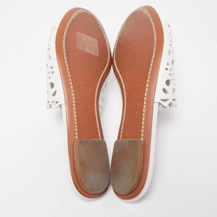 Pre Owned Alaia White Leather Flat Slides Size 37  