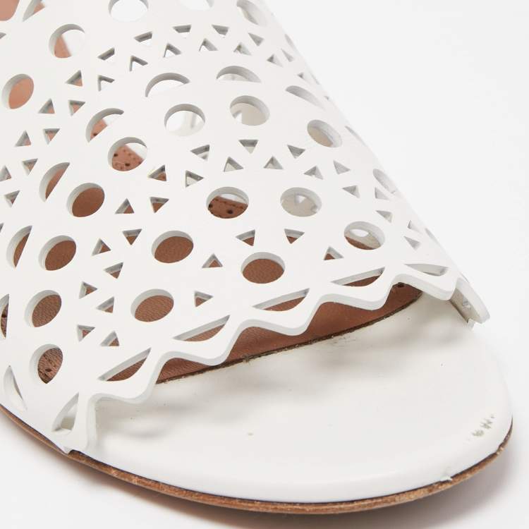 Pre Owned Alaia White Leather Flat Slides Size 37  
