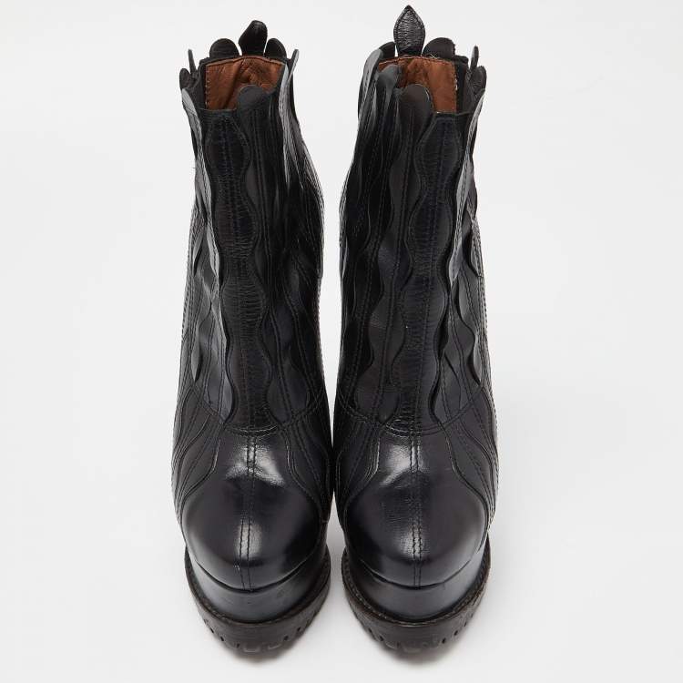 Pre Owned Alaia Black Leather Ankle Boots Size 39