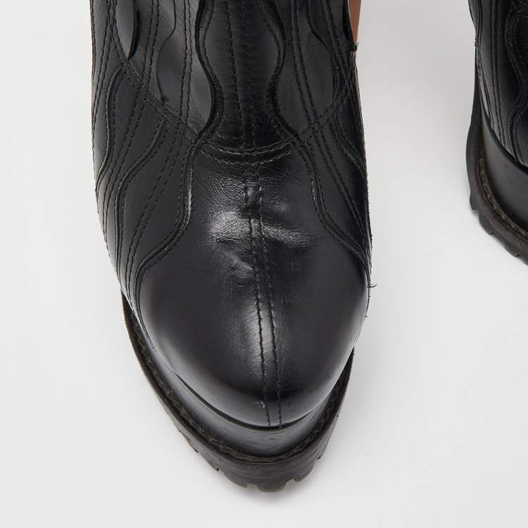 Pre Owned Alaia Black Leather Ankle Boots Size 39