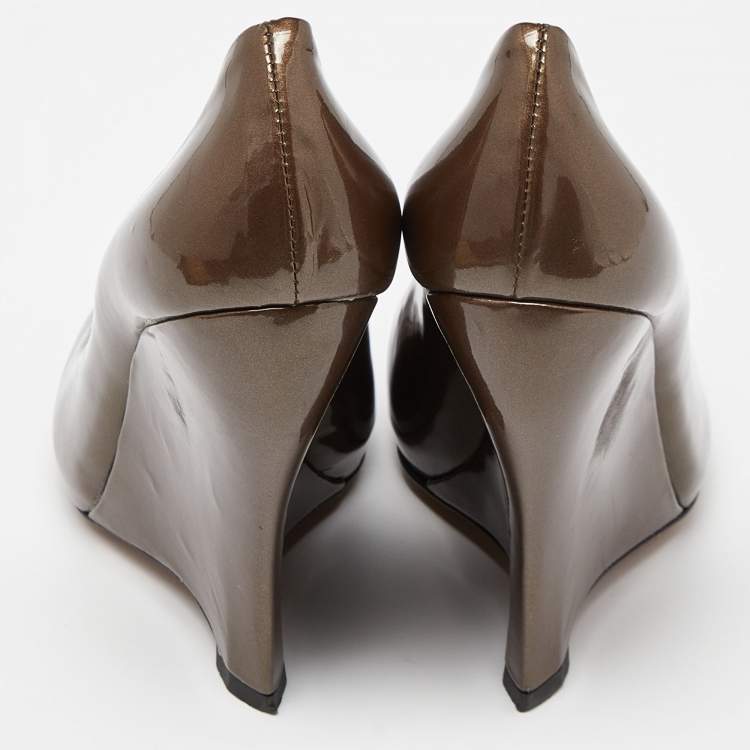 Pre Owned Alaia Brown Patent Leather Wedge Pumps Size 38.5