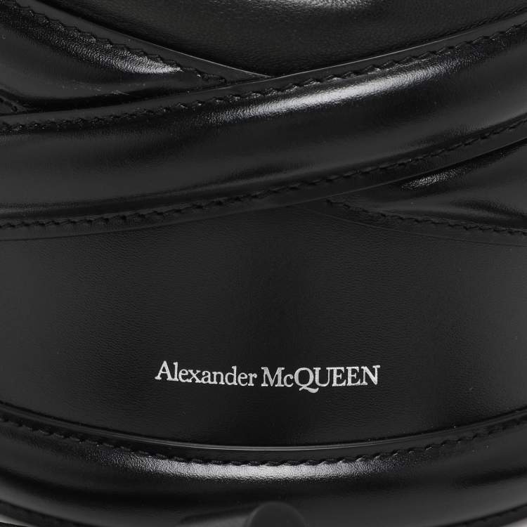 Pre Owned Alexander McQueen Black Leather The Soft Curve Drawstring Bucket Bag