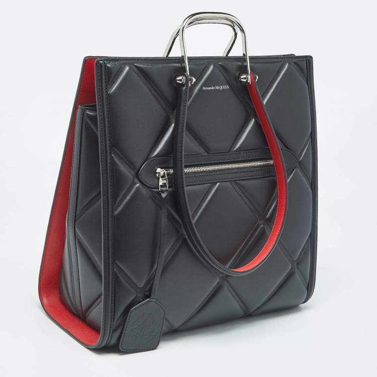 Pre Owned Alexander McQueen Black Quilted Leather The Tall Story Tote