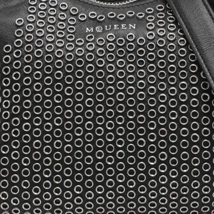 Pre Owned Alexander McQueen De Manta Eyelets Black Leather Clutch