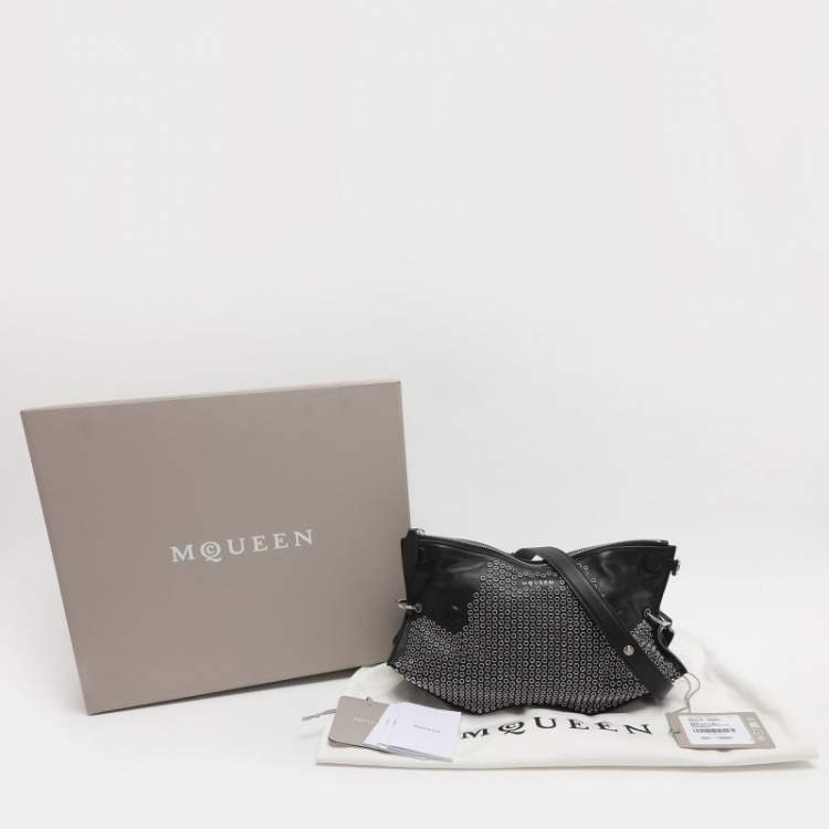 Pre Owned Alexander McQueen De Manta Eyelets Black Leather Clutch