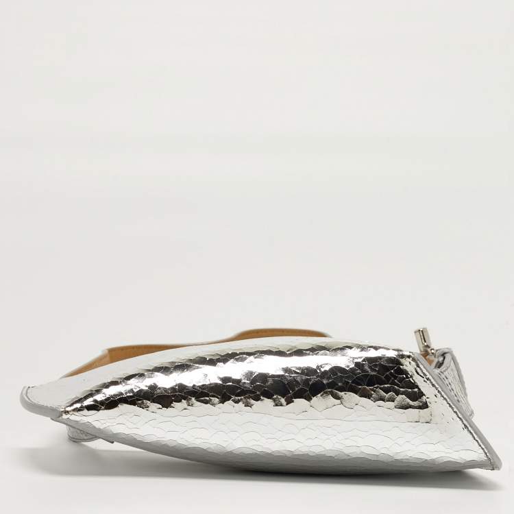 Pre Owned Alexander McQueen T-Bar Silver Crackled Leather Sling Pouch