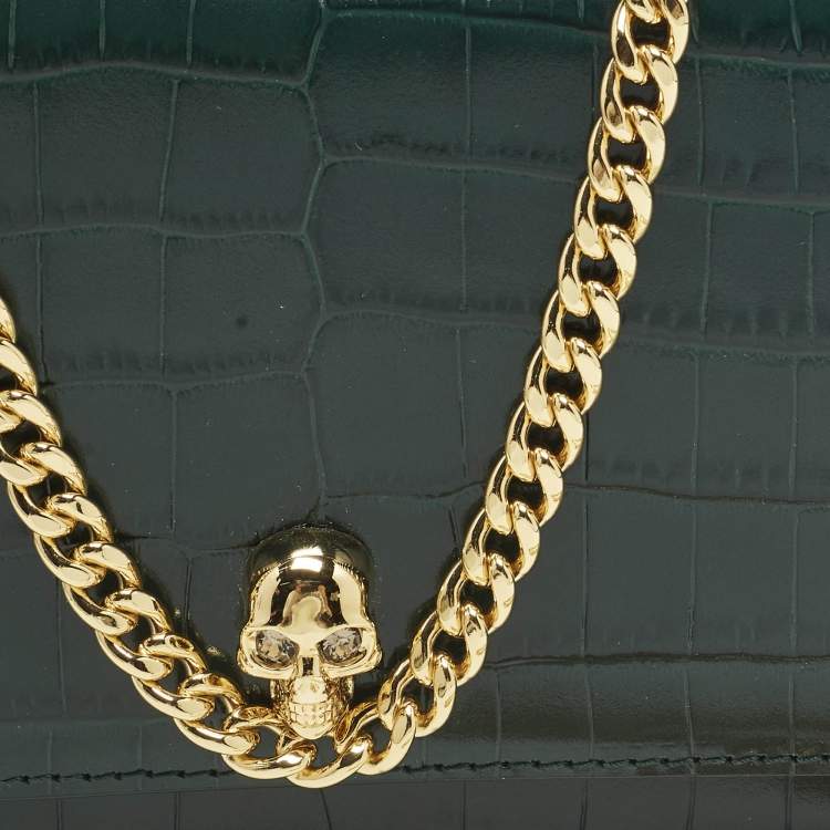 Pre Owned حقيبة كلتش ألكسندر ماكوين جلد محفور بنقشة التمساح خضراء جمجمه سلسلة