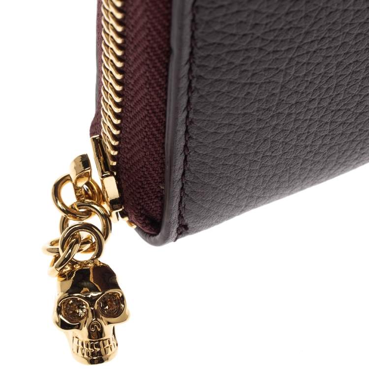 مملوكة مسبقًا Alexander McQueen Burgundy Leather Zip Around Compact Wallet