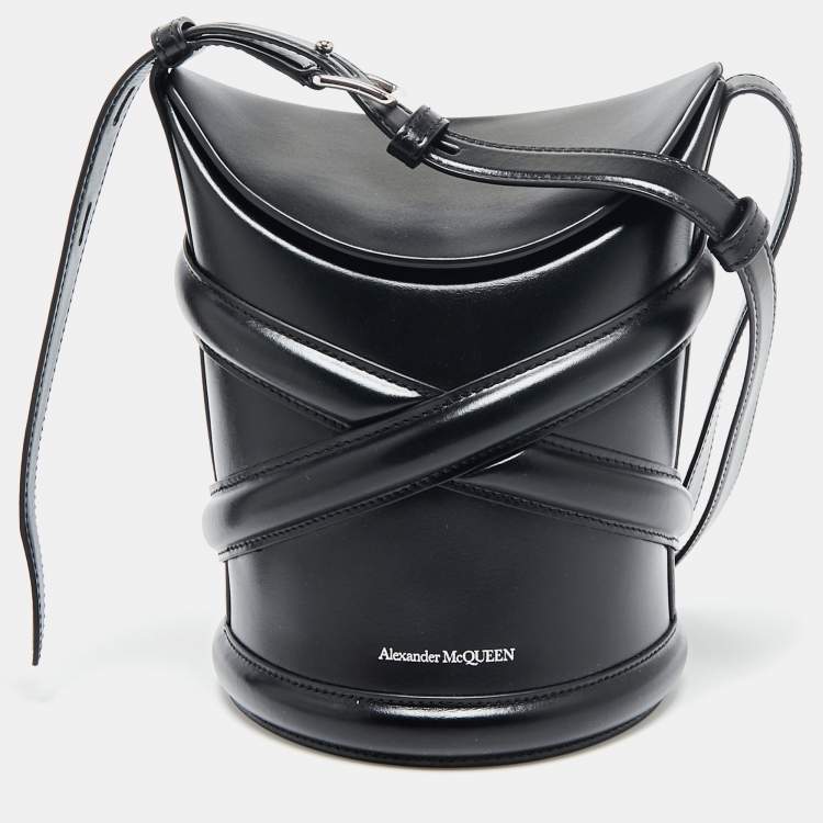 Pre Owned Alexander McQueen Black Leather Small The Curve Crossbody Bag