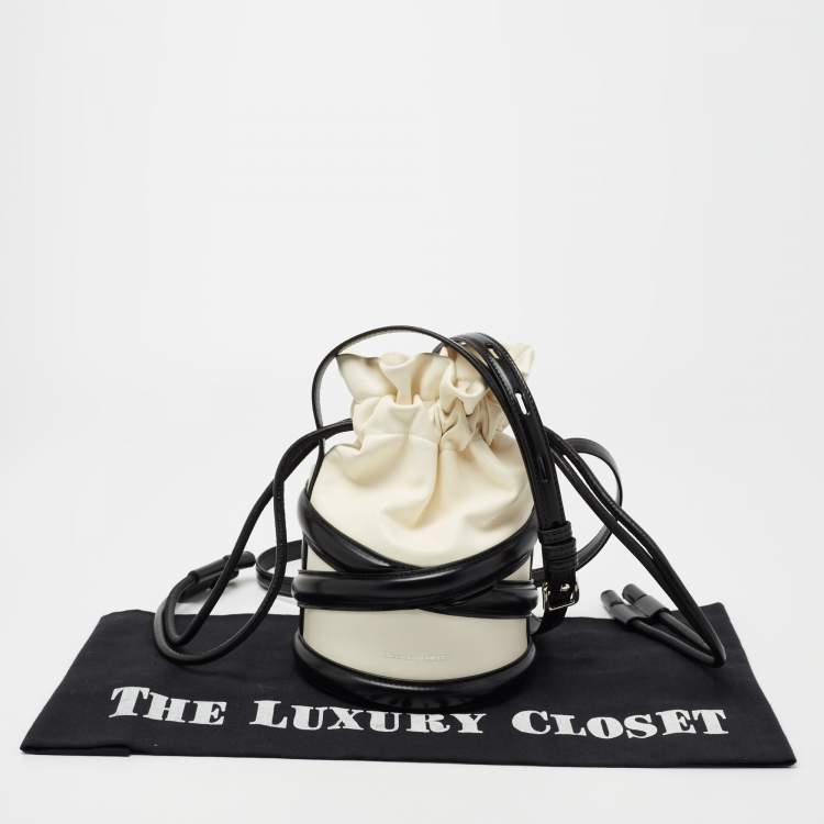 Pre Owned Alexander McQueen Ivory/Black Leather The Soft Curve Bucket Bag