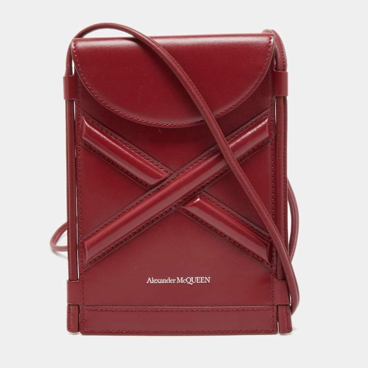 مملوكة مسبقًا Alexander McQueen Red Leather Micro The Curve Crossbody Bag 