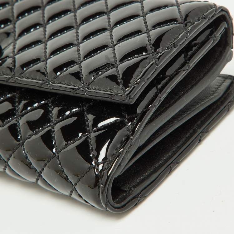 Pre Owned Alexander McQueen Black Patent Leather Skull Continental Wallet