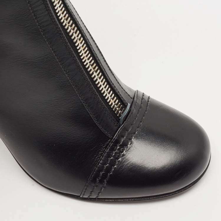 Pre Owned Alexander McQueen Black Leather Studded Biker Ankle Boots Size 40