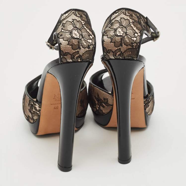 Pre Owned Alexander McQueen Black/Beige Lace and Patent Leather Platform Sandals Size 40