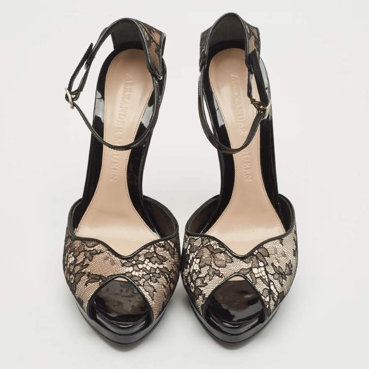 Pre Owned Alexander McQueen Black/Beige Lace and Patent Leather Platform Sandals Size 40