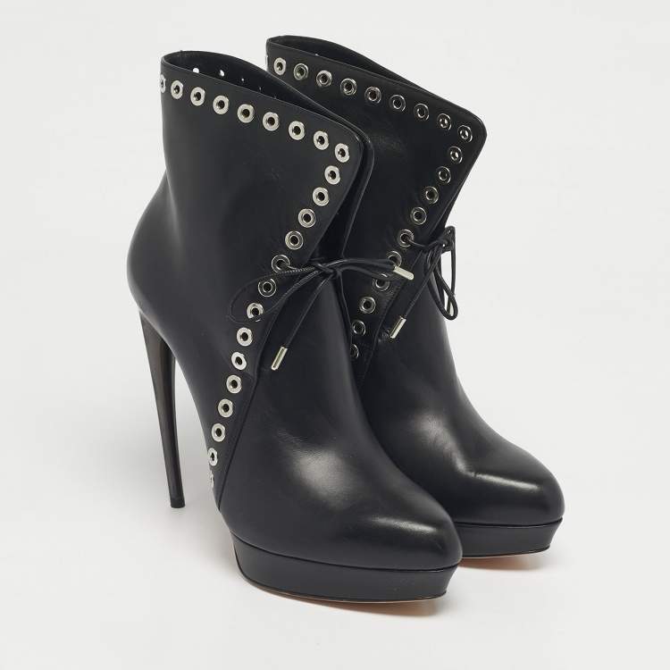 Pre Owned Alexander McQueen Black Leather Eyelet Horn Heel Ankle Length Boots Size 40.5