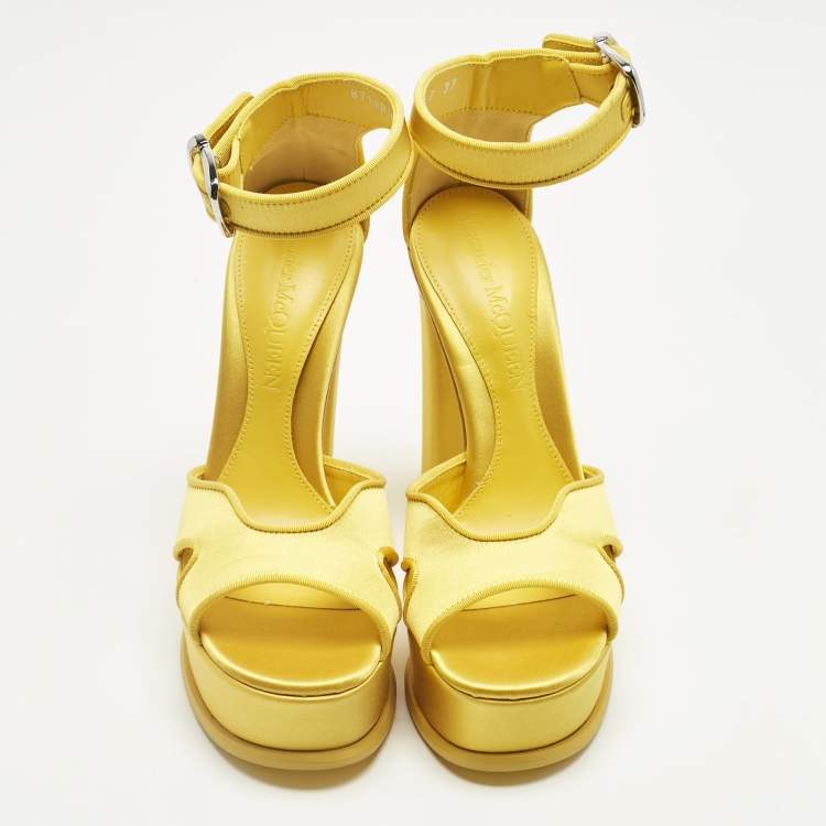 Pre Owned Alexander McQueen Yellow Satin Platform Ankle Strap Sandals Size 37