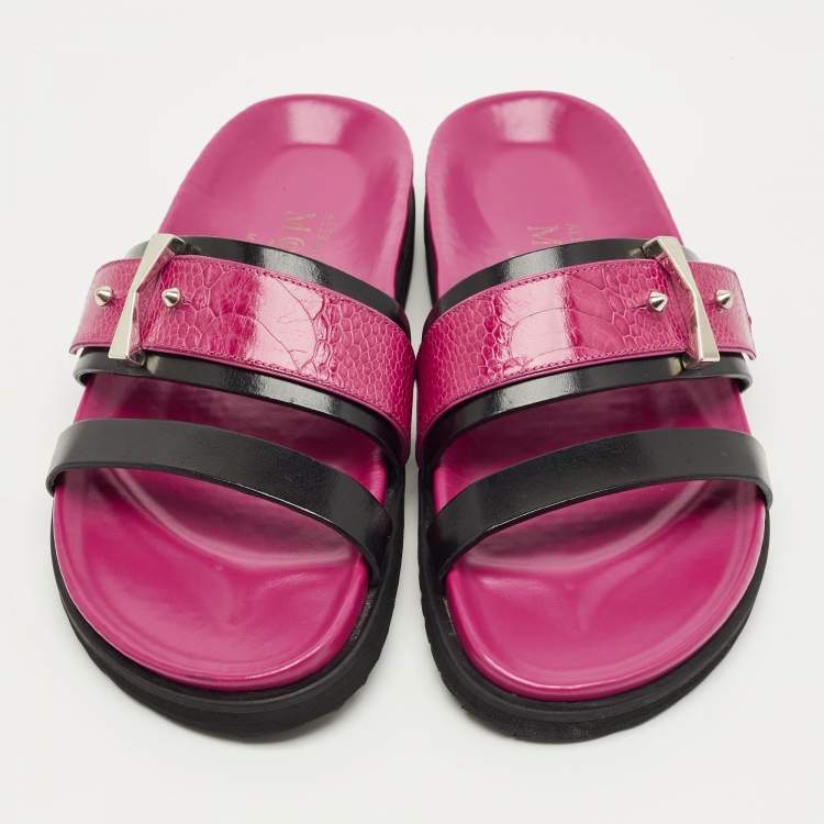 مملوكة مسبقًا Alexander McQueen Pink/Black Ostrich Leg and Leather Flat Slides Size 38