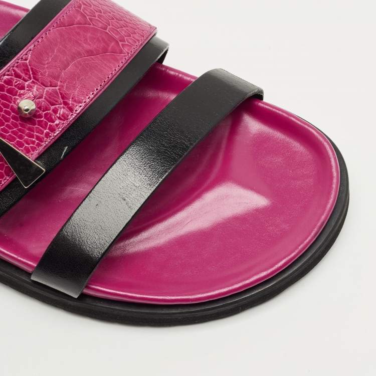 مملوكة مسبقًا Alexander McQueen Pink/Black Ostrich Leg and Leather Flat Slides Size 38
