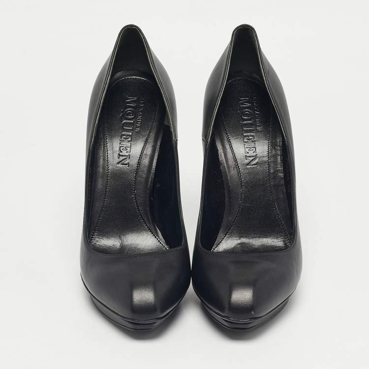 Pre Owned Alexander McQueen Black Leather Spikes Heel Pumps Size 40