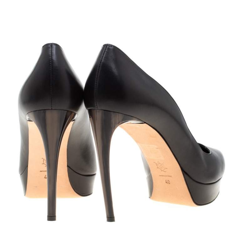 Pre Owned Alexander McQueen Black Leather Horn Heel Platform Pumps Size 40