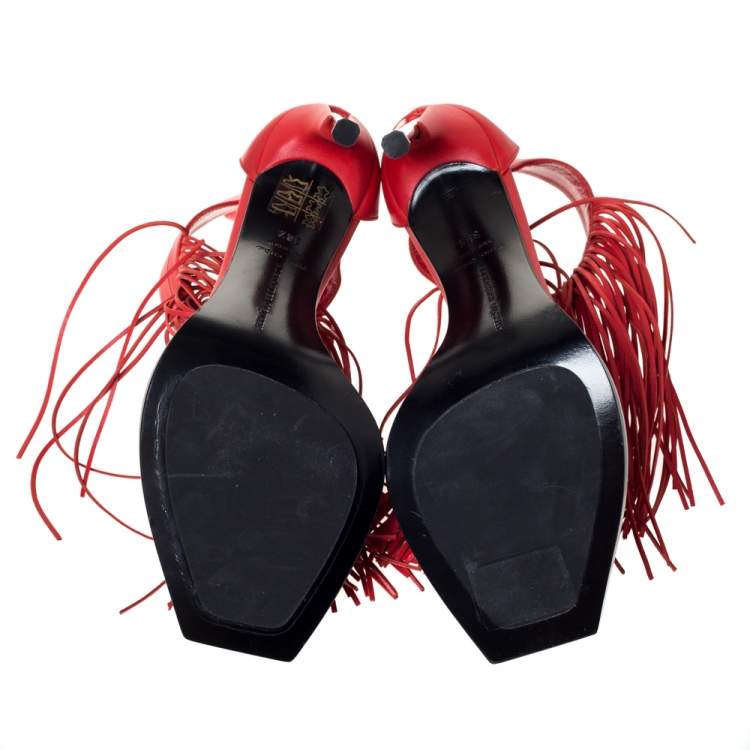 مملوكة مسبقًا Alexander McQueen Red Leather Fringe Detail Sandals Size 38.5 